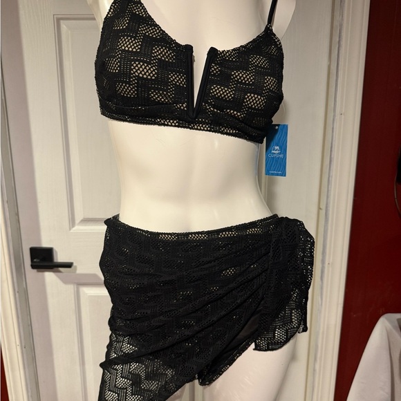 Cupshe Black Bikini with High-Waisted Design - Picture 4 of 5